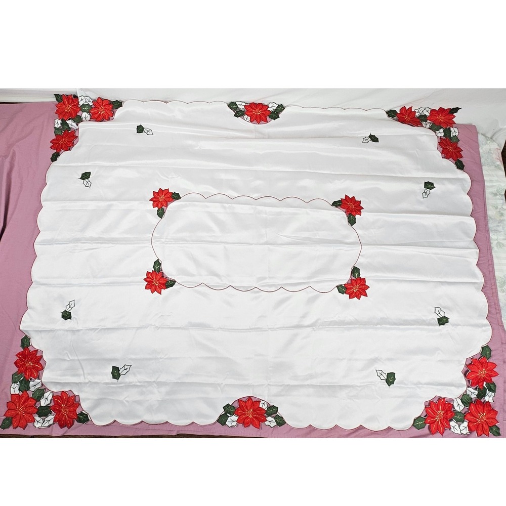St Nicholas Square White Tablecloth Red‎ Poinsettia Scalloped Edges  68x51